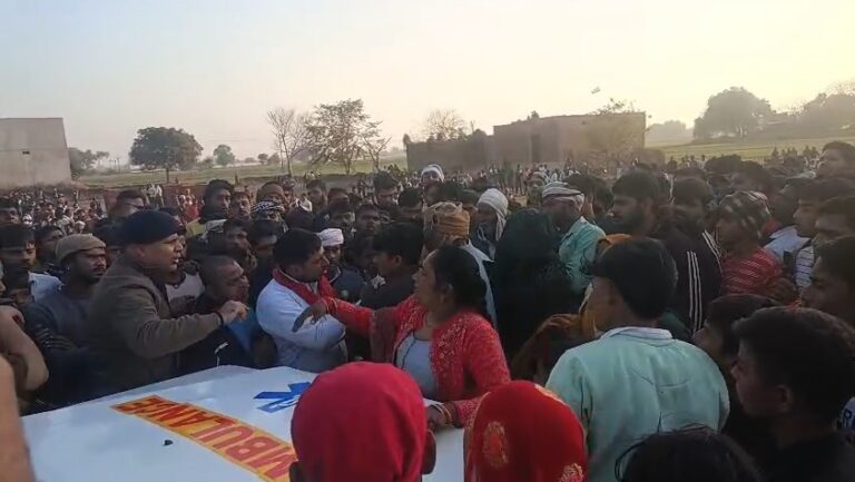 Petrol Pump Par Dardnaak Haadse Me Yuvak Ki Maut (Hathras)