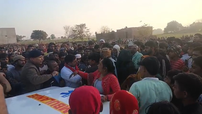 Petrol Pump Par Dardnaak Haadse Me Yuvak Ki Maut (Hathras)