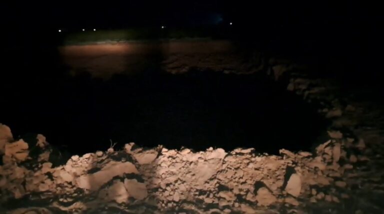 Prashasan Ki Naak NIche Chal Raha Avaidh Mitti Khanan (Hathras)