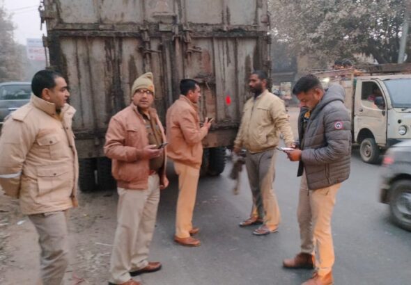 Hapur Police Dwara Chalaya Gaya Jaagrukta Abhiyaan