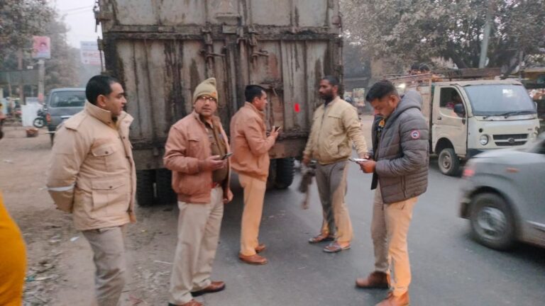 Hapur Police Dwara Chalaya Gaya Jaagrukta Abhiyaan