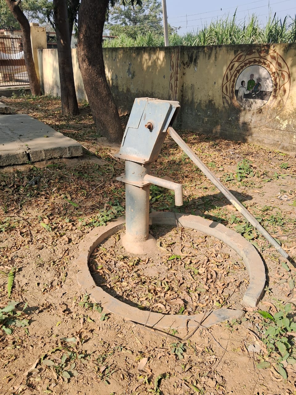 Jakheda Rehmatpur CHC Me Band Pada Handpump (Hapur)