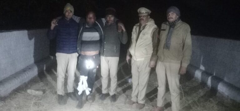 Bijnor Police Ki Giraft Me Gau-Taskar