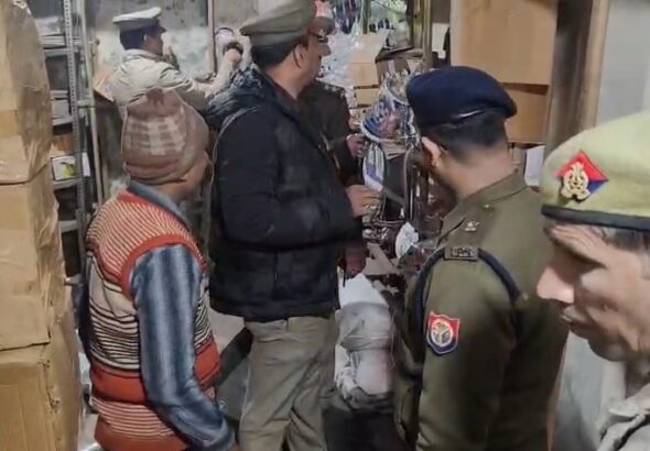 Chinese Manjhe Ke Khilaf Abhiyan Chalati Meerut Police