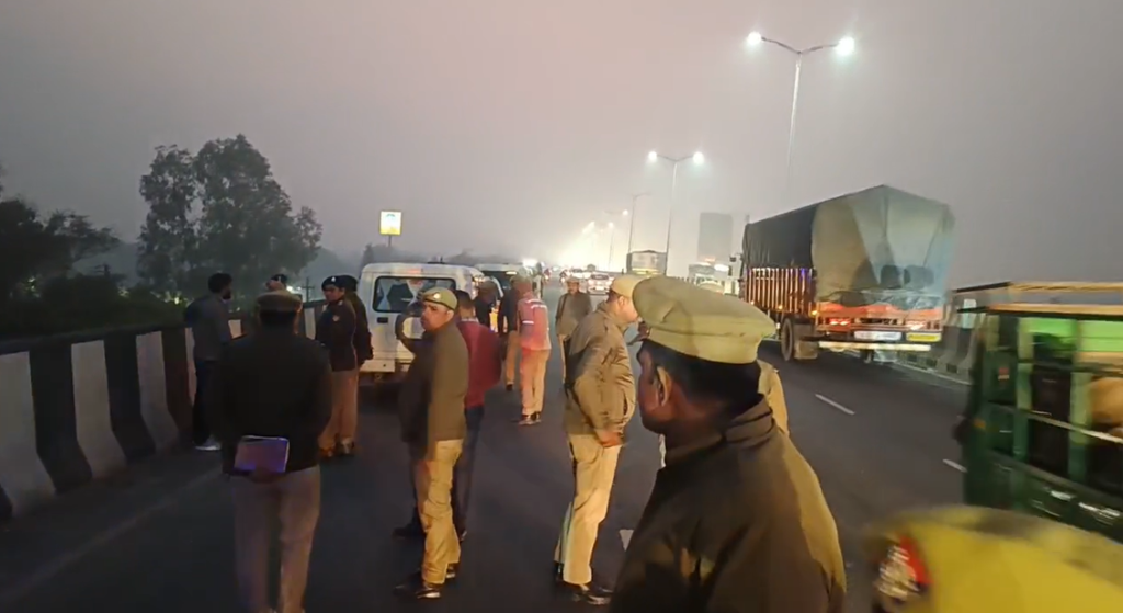 Hapur-नेशनल-हाईवे-9-पर-64-लाख-की-लूट