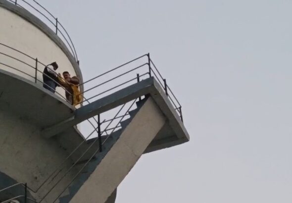 Kisaan Zameen Par Kabje Ke Karan Ki Khudkushi Ki Koshish (Kannauj)