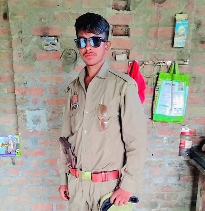 Aaropi Yuvak (Kasganj)