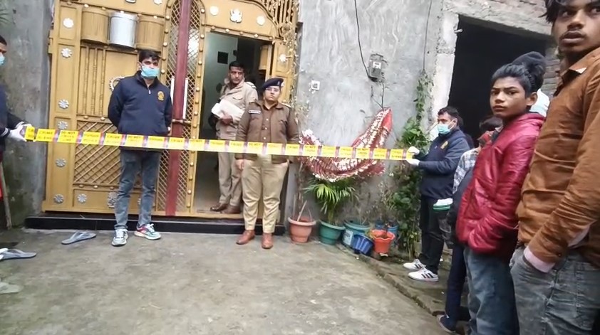 Hapur Me Mahila Ki Hatya Pati Par Saazih Ka Aarop