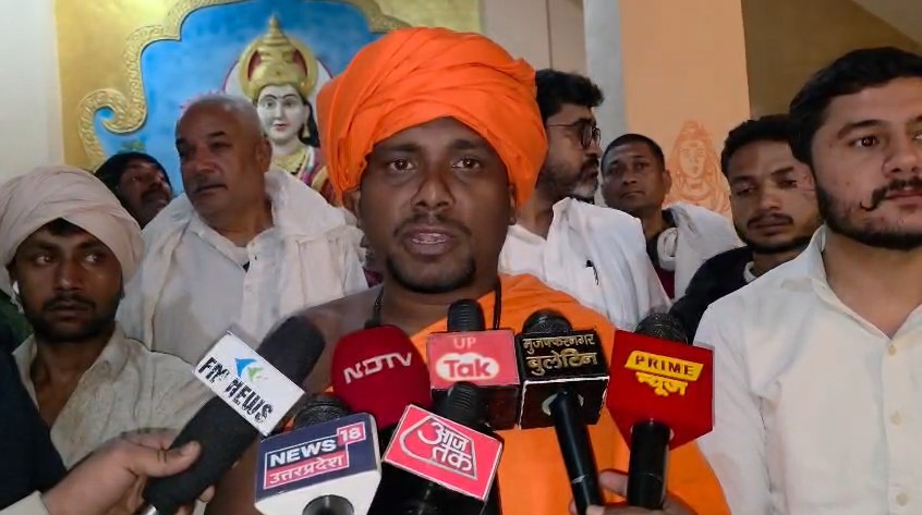 Muzaffarnagar: मंदिर में घुसकर महंत से मारपीट, मूर्ति खंडित करने के आरोप में 3 गिरफ्तार Pushkar Nath Mahant Harsoli Shiv Mandir (Muzaffarnagar)