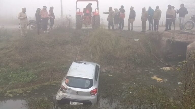 Rajwahe Me Giri Car 4 Log Ghayal (Bulandshahr)