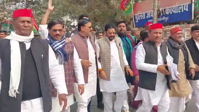 SIR Ko Lekar Pradrashan Karte SP Neta (Ghazipur)