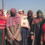 SP Shamli Ko Shikayati Patra Dene Pahunchi Mahilaaye