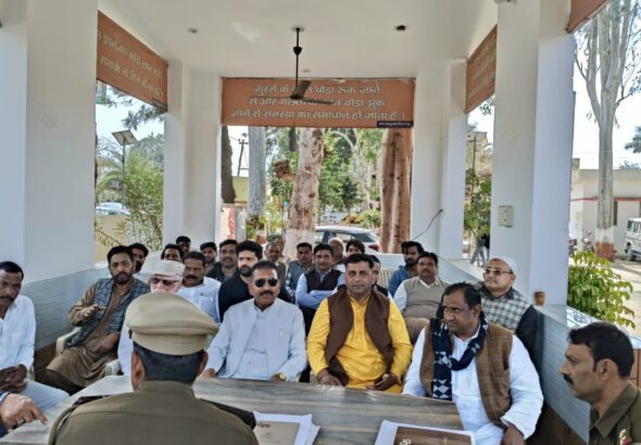 Hapur Jile Ke Bahadurgarh Me Aayojit Peace Commitee KI Baithak