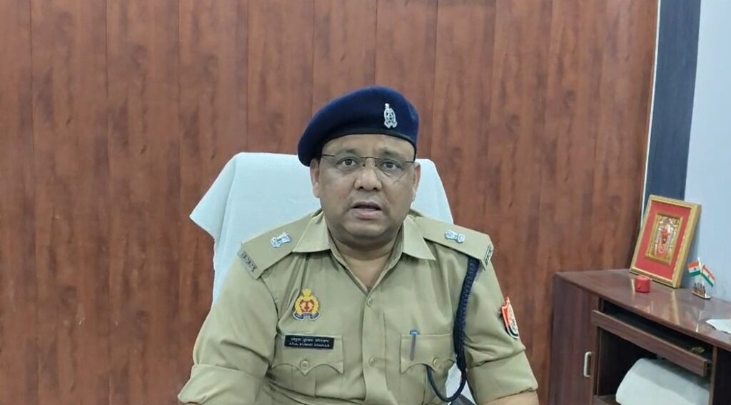 Ghazipur News: 6 साल की बच्ची से दरिंदगी, इलाज में लापरवाही पर भड़का गुस्सा Ghazipur News: