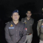 Kasganj police jankari dete hue