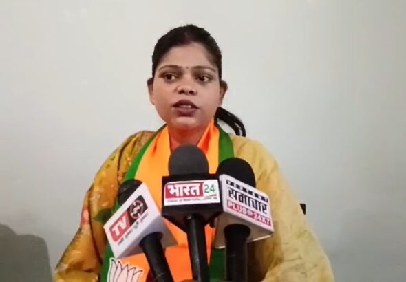 Apurva Thakur (Shahjahanpur News)