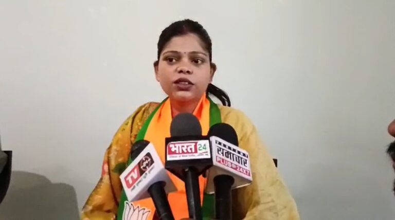 Apurva Thakur (Shahjahanpur News)