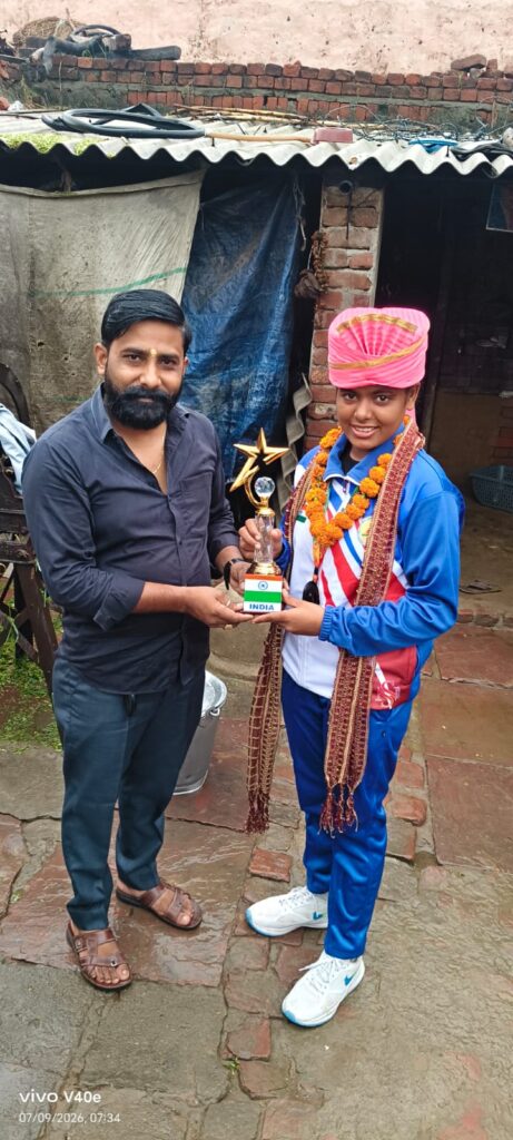 Hapur News: प्रिया ने नेपाल में जीता रजत पदक, अंतरराष्ट्रीय कबड्डी चैंपियनशिप में किया शानदार प्रदर्शन Hapur News