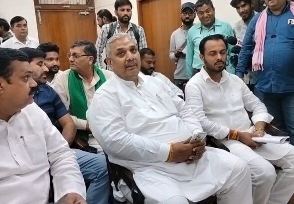 सहारनपुर पहुंचे सपा सांसद हरेंद्र मलिक, मस्जिद मामले पर सरकार को घेरा