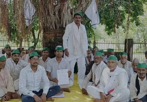 हमीरपुर में किसानों का प्रदर्शन, 5 सूत्रीय मांगों को लेकर सौंपा ज्ञापन