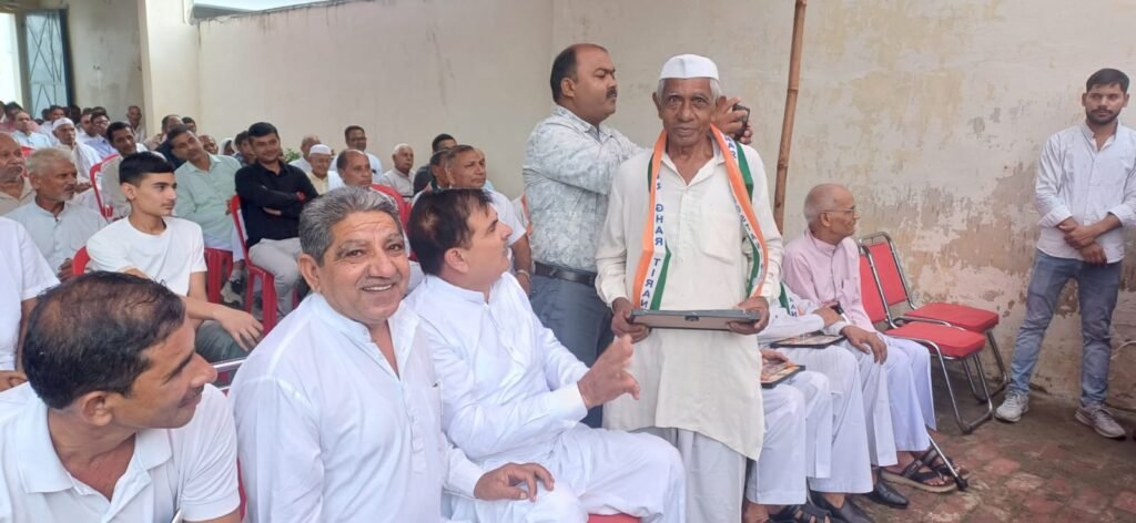 शिक्षक दिवस पर हरजीत चौधरी का शक्ति प्रदर्शन! खेड़ा गदाई में जुटे सैकड़ों लोग, जिला पंचायत चुनाव से पहले बढ़ी हलचल shamli me sikshak samman samaroh
