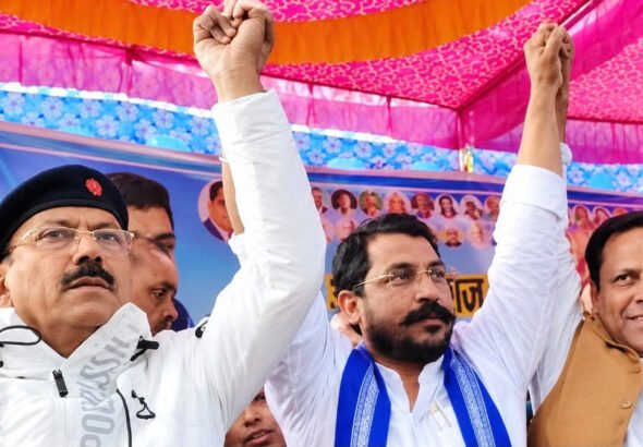 ASP छोड़ने के बाद अमीर आलम और नवाजिश आलम का अगला राजनीतिक ठिकाना क्या? सपा में वापसी की चर्चाएं तेज