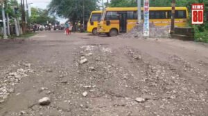 Hamirpur: सुमेरपुर में एक साल में ही ध्वस्त हुई पुलिया की एप्रोच, घटिया निर्माण पर उठे सवाल