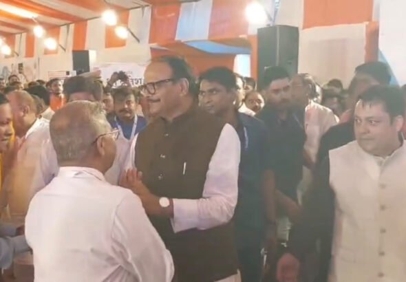 गाजीपुर में ब्रजेश पाठक का अखिलेश यादव पर हमला, PDA रथयात्रा पर साधा निशाना